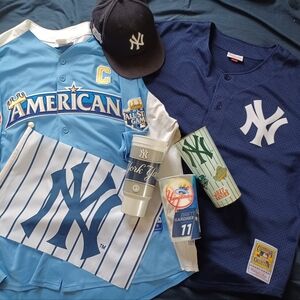 Bernie Williams Spring Training jersey 2XL + Yankees freebies